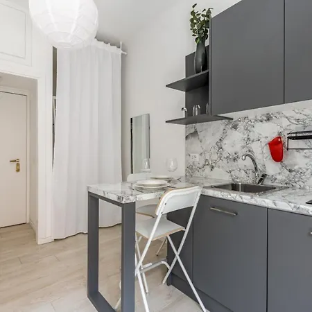 Guesthost - Bright 600mt From Viale Zara! *