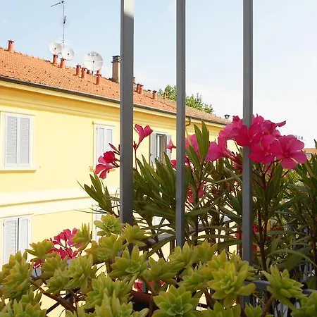 - Shabby Chic Apartment *