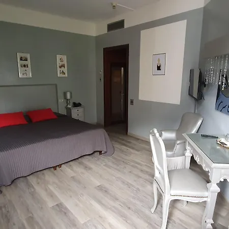 Admiral Hotel