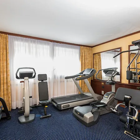 Leonardo Center 4*