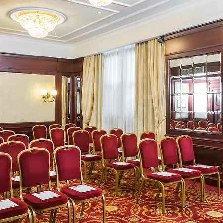 Leonardo Center Hotell 4*