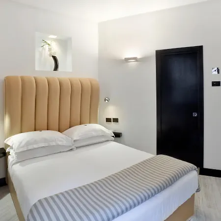 Lhp Napoleon Hotel 4*
