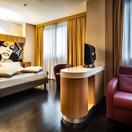 Crowne Plaza By Ihg Hotel Milán