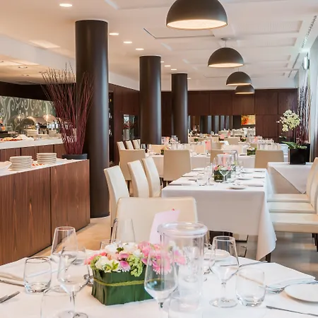Crowne Plaza By Ihg Hotel