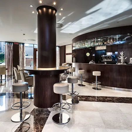 Crowne Plaza By Ihg Hotel 4*