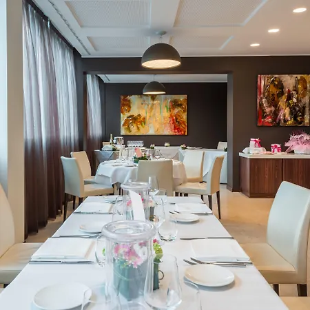 Crowne Plaza By Ihg 4*