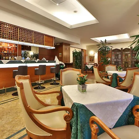 Hotel Mirage Sure Collection By Western