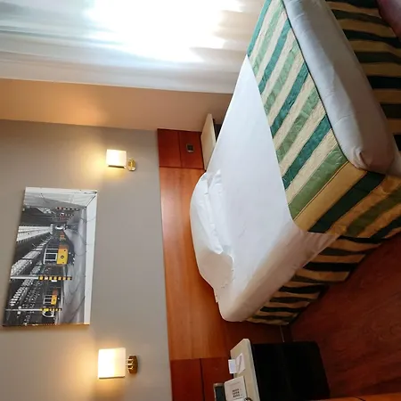 Mirage Sure Collection By Western Hotel 4*