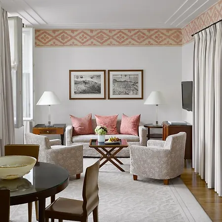 Отель Four Seasons