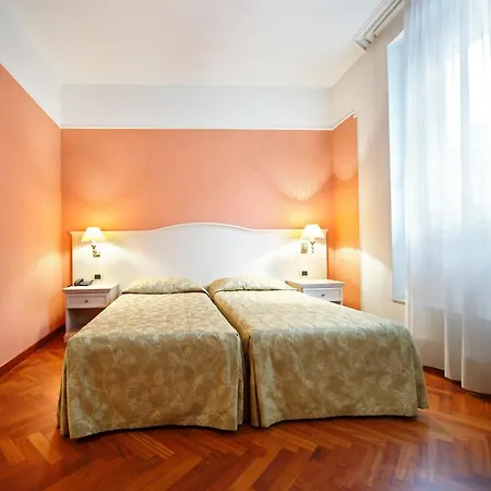 Ξενοδοχείο Terminal 3*