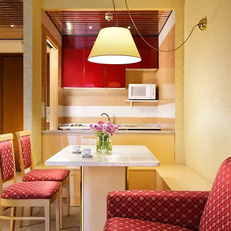 Unaway & Quark Due 4*