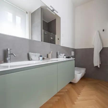 The Best Rent - Spacious Three-bedroom With Terrace Milán