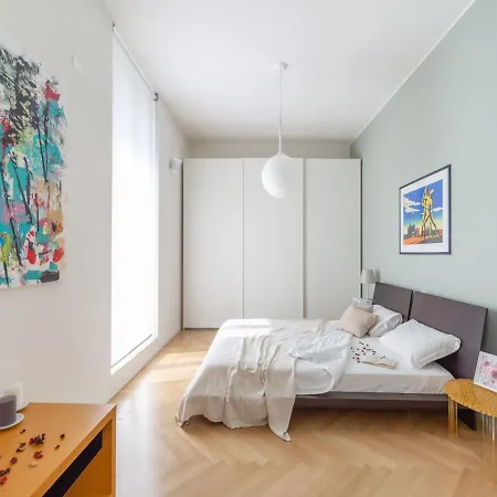 The Best Rent - Spacious Three-bedroom With Terrace Apartamento Milán