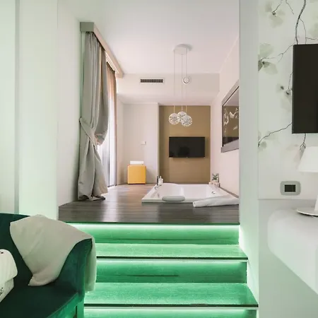 Montenapoleone Aparthotel