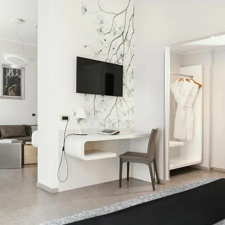 Aparthotel Montenapoleone 2*
