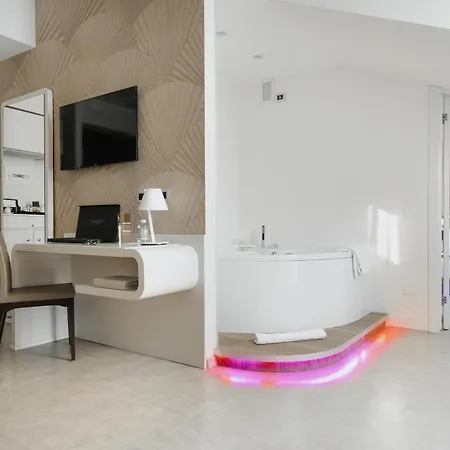 Montenapoleone Aparthotel 2*