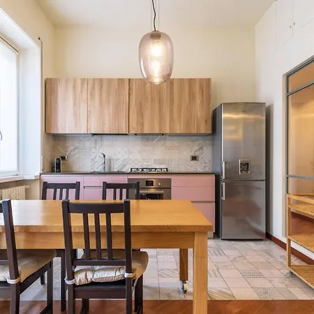 Colored And Spacious Flat Close To Navigli By Easylife *
