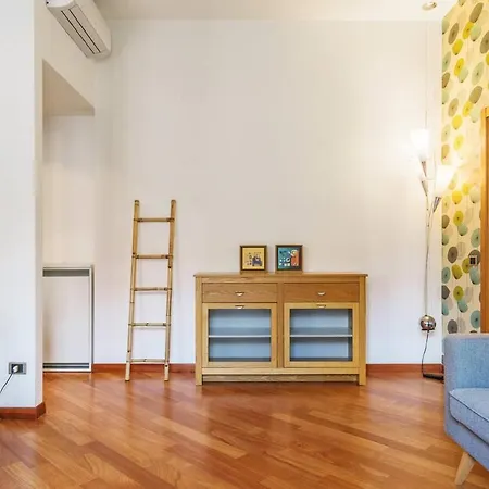 Colored And Spacious Flat Close To Navigli By Easylife