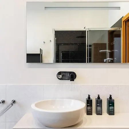 Apartment Colored And Spacious Flat Close To Navigli By Easylife