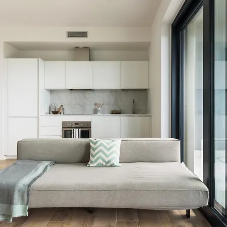 Joivy Uptown Flats With Balcony, Good Connection To Centre *