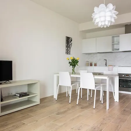 Apartment Joivy Uptown Flats With Balcony, Good Connection To Centre