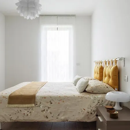 Joivy Uptown Flats With Balcony, Good Connection To Centre