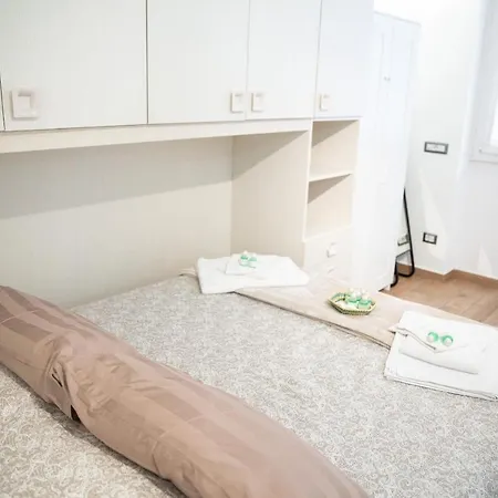 Sweet House Navigli Apartament *