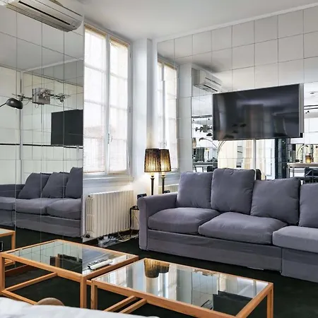 Elegant Corso Venezia Terrace Apt