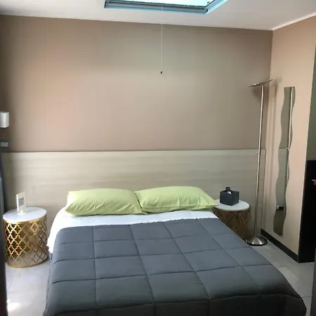 Pensjonat Villa Camilla Milano Metro 4 4*