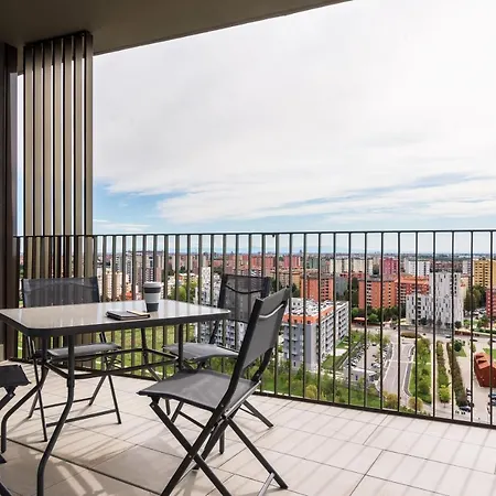 Joivy Uptown Flats With Balcony, Good Connection To Centre Apartment