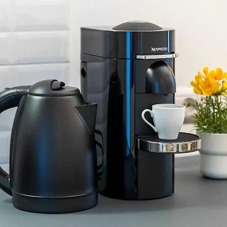 Rent Apartment - Duomo Brera - Elegant Suite In Design District Milão