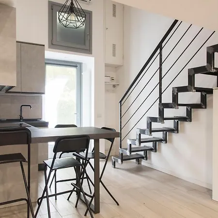 Apartment Youhosty - Pavia 7 *