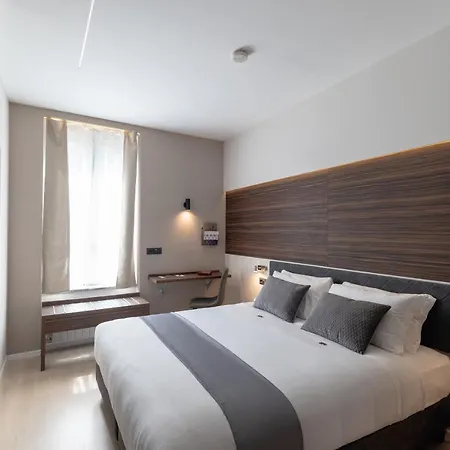 Hotel Ah - Duomo Essence