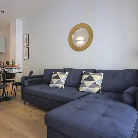 Апартаменты Chic Luxury Apartments-hosted By Sweetstay *