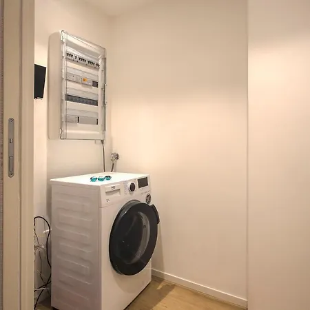 Апартаменты Chic Luxury Apartments-hosted By Sweetstay Милан