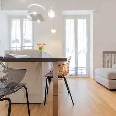 Design Premium In Center - Homeunity Milán