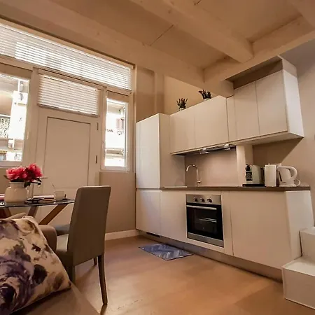 Joivy Sophisticated 2 Bedroom Loft For 4 アパート ミラノ