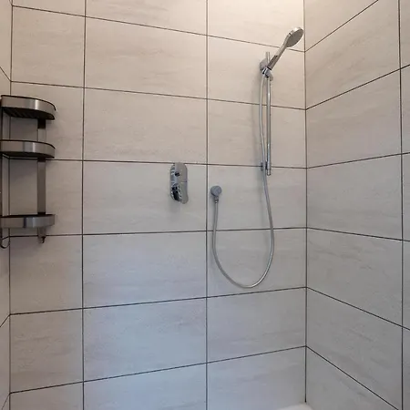 Appartement Centre - 10 Minutes To Duomo - Free Wifi E Netflix Milaan
