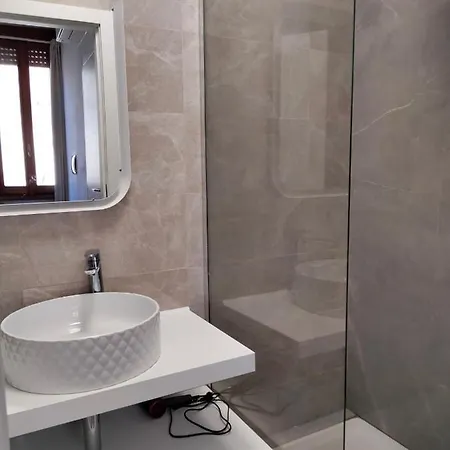 La Bed & Breakfast 4*