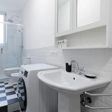 Vincenzo Monti 29 C Apartment