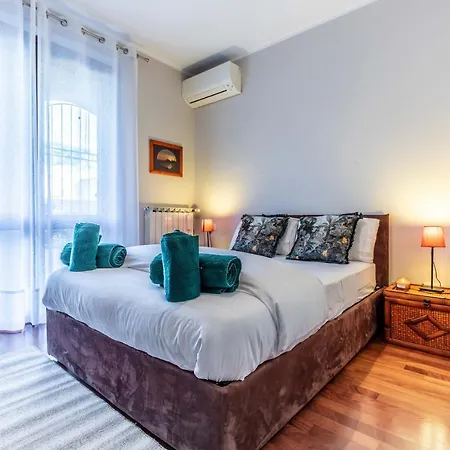 Prada House - Posto Auto Coperto *