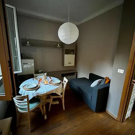 Vakantiehuis Gionas - Casa Indipendente In Zona Strategica Milaan