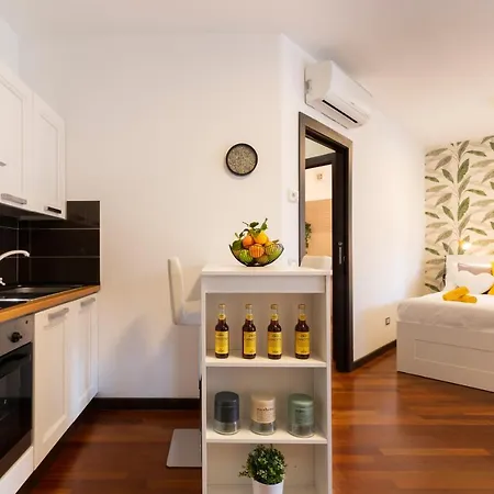 Residenza Smeraldo - Terrazza San Siro Apartament Mediolan