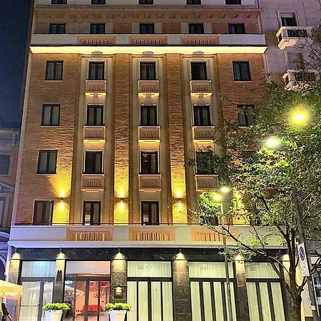Szálloda Bb Smarthotel Duomo Milánó