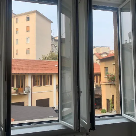 Ripa150 - Smart - Prada Bocconi Ieo Ied Forum Assago Navigli Duomo15min דירה *