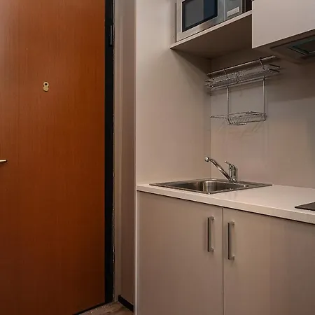 Italianway - Napo Torriani 22 D * Milão