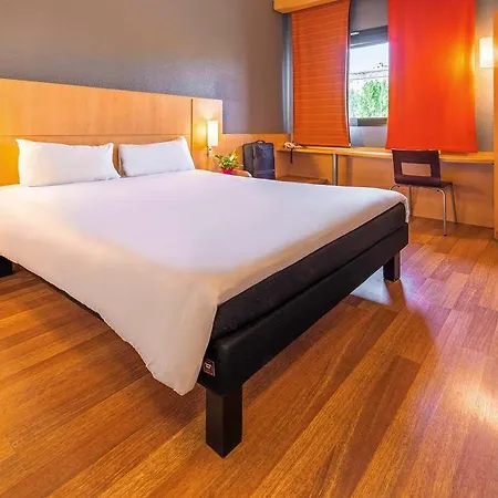 Ibis Ca' Granda 3*