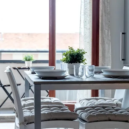 Free Parkinga Due Passi Da Navigli Con Balcone Apartment *