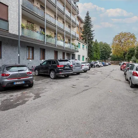 Free Parkinga Due Passi Da Navigli Con Balcone