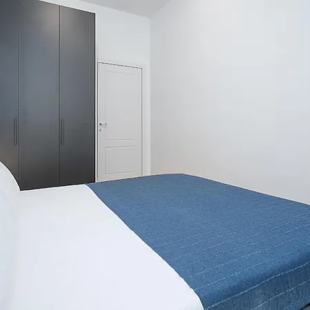 Italianway - Ippolito Nievo 28 Milano